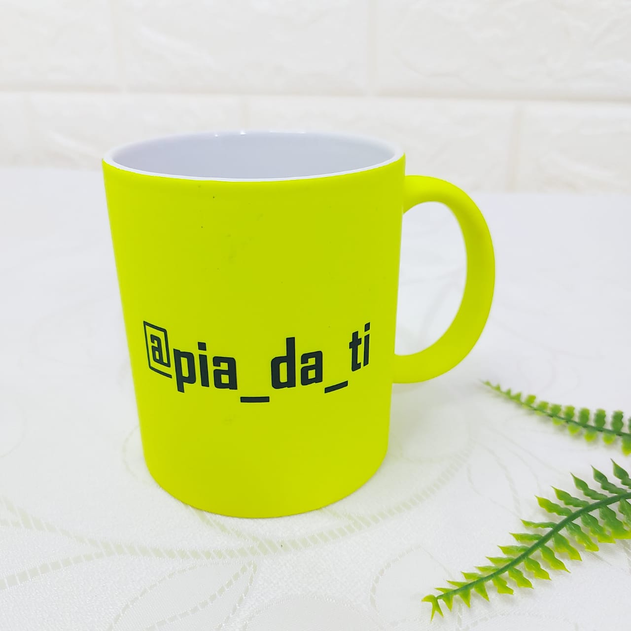 Caneca Neon